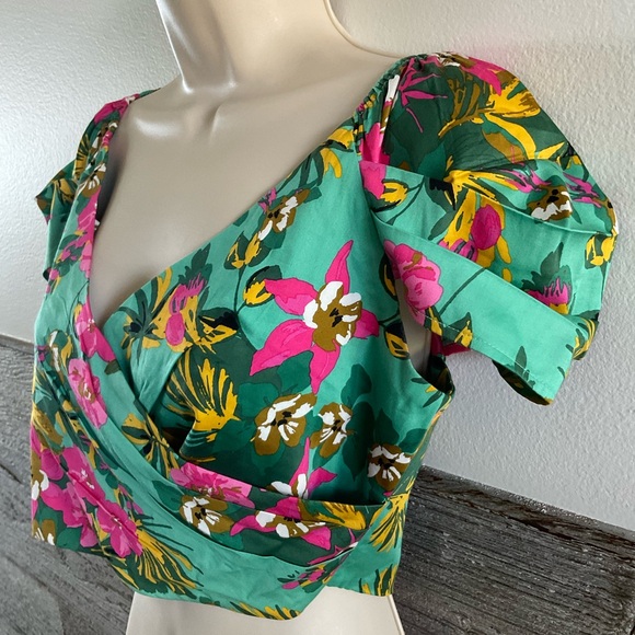 Express x Rocky Barnes floral crop top size small (A1) - Picture 2 of 7